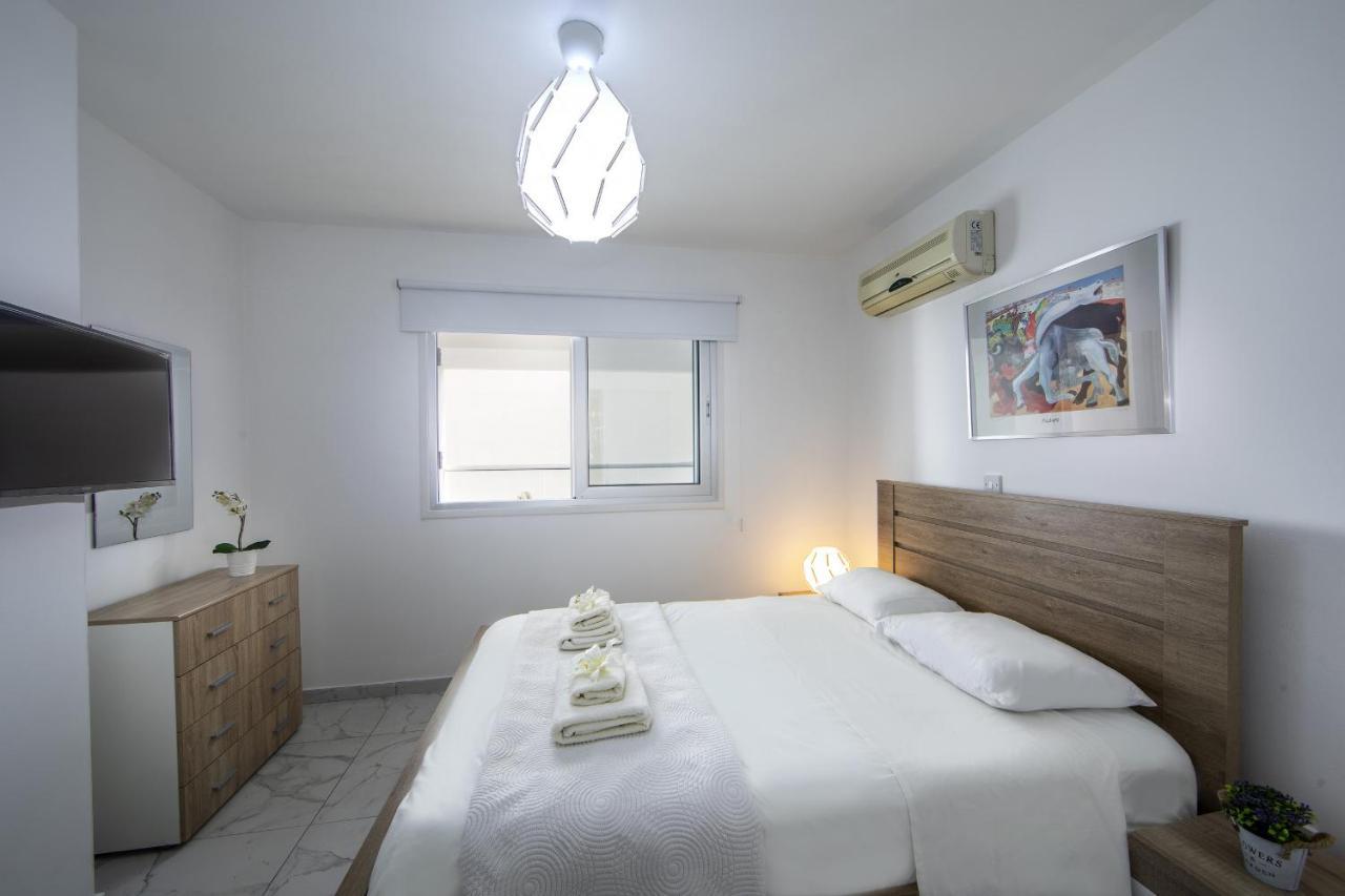 Larnaca Finikoudes Suite Ngoại thất bức ảnh