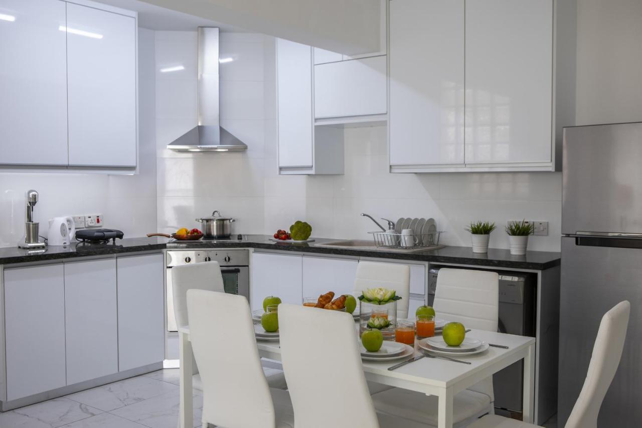 Larnaca Finikoudes Suite Ngoại thất bức ảnh