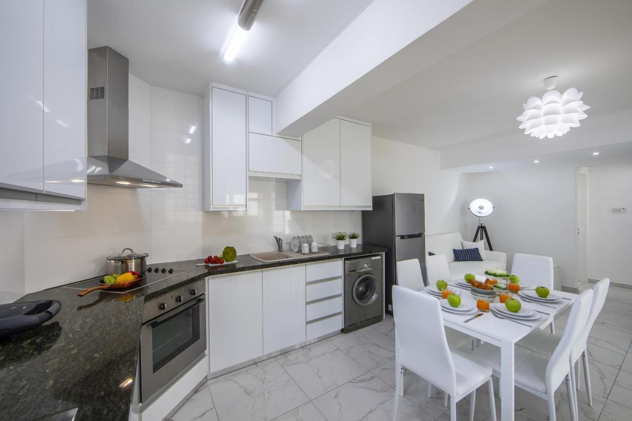 Larnaca Finikoudes Suite Ngoại thất bức ảnh